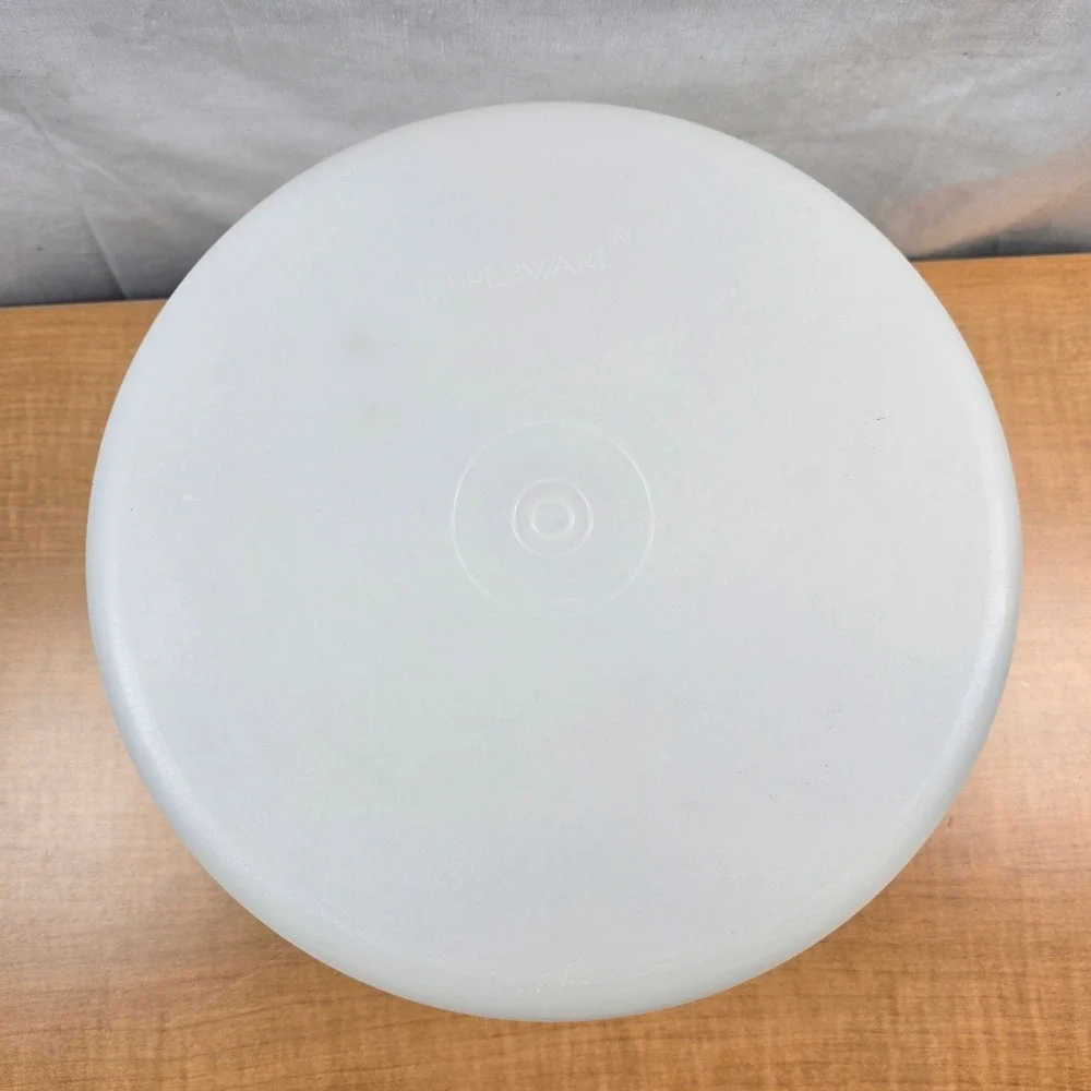 Tupperware Cake Container Carrier Base and Lid 12